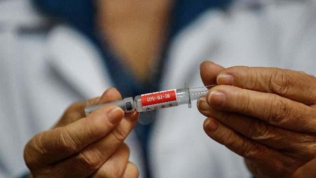 La OMS alerta sobre los riesgos del uso prematuro de una vacuna contra la Covid-19