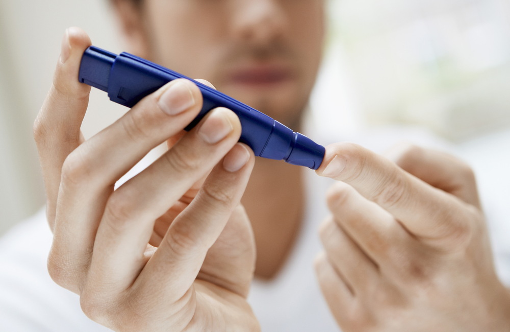 La diabetes aumenta el riesgo de daño hepático en personas con VIH