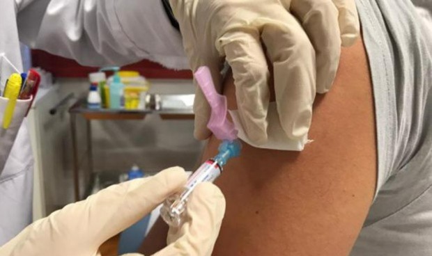 Las personas vacunadas contra el Covid eliminan más rápido el virus